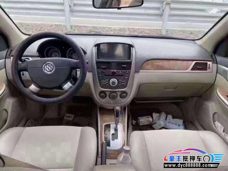 15年别克凯越轿车抵押车出售