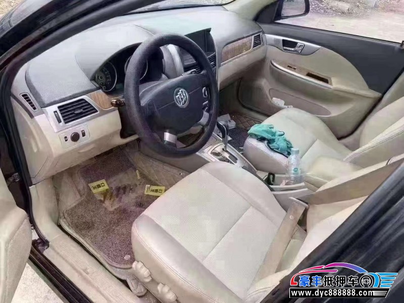 15年别克凯越轿车抵押车出售