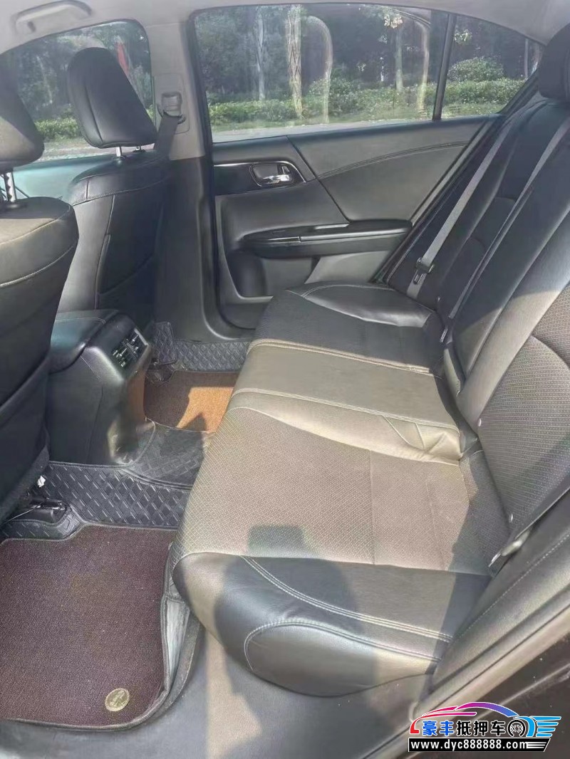 16年本田雅阁轿车抵押车出售