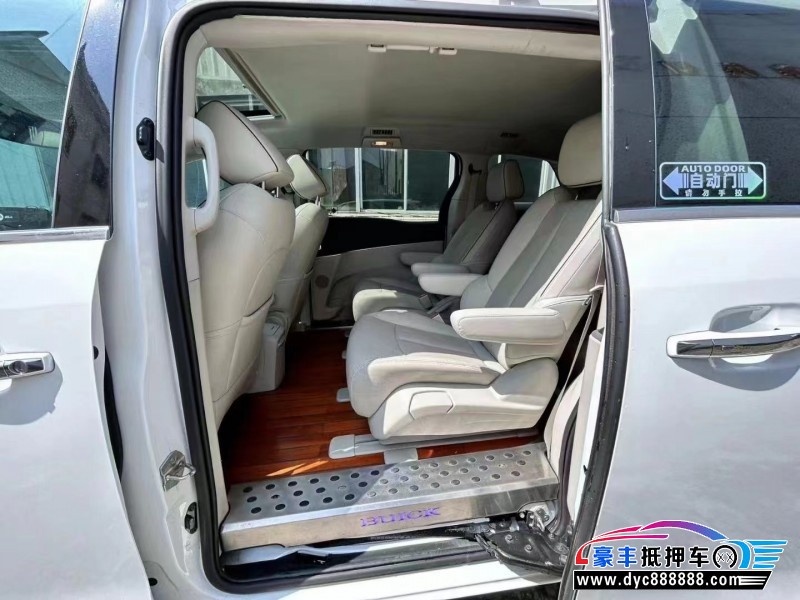 21年别克GL8轿车抵押车出售