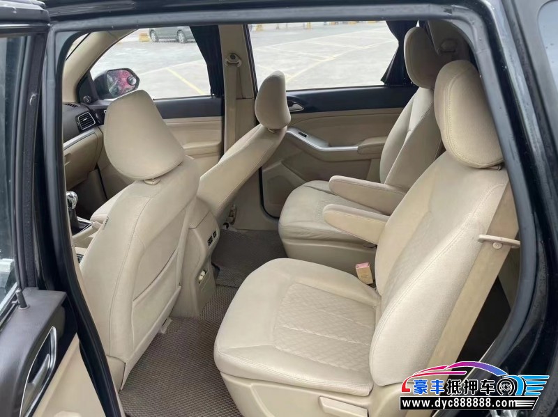 14年宝骏730轿车抵押车出售