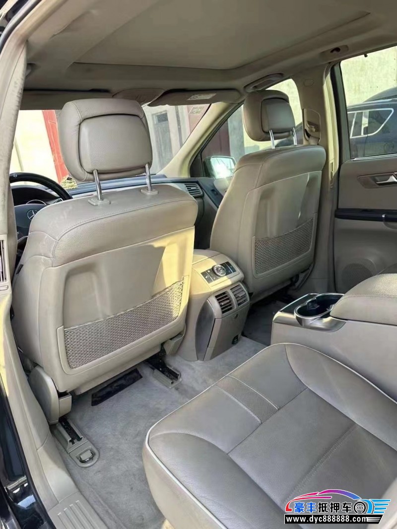 16年奔驰R轿车抵押车出售