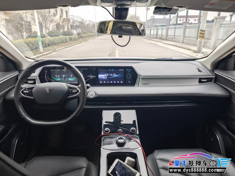 21年哪吒U轿车抵押车出售