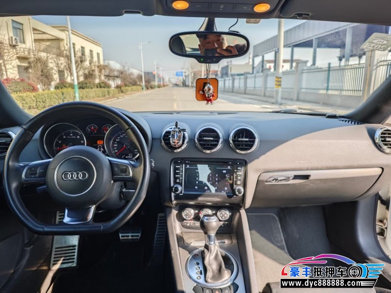 13年奥迪TT轿车抵押车出售