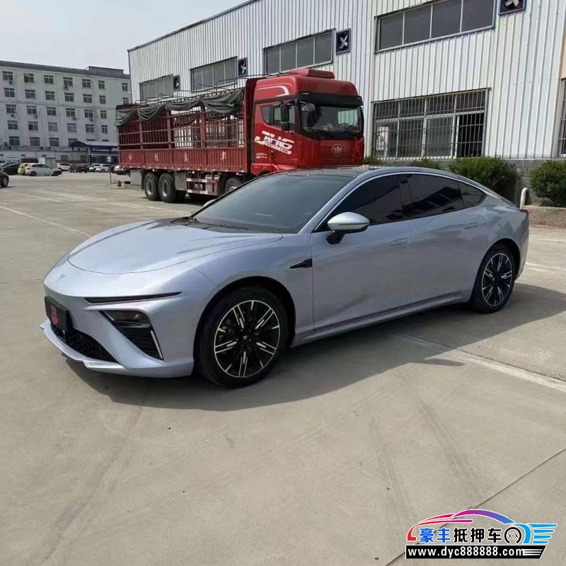 23年哪吒S轿车抵押车出售