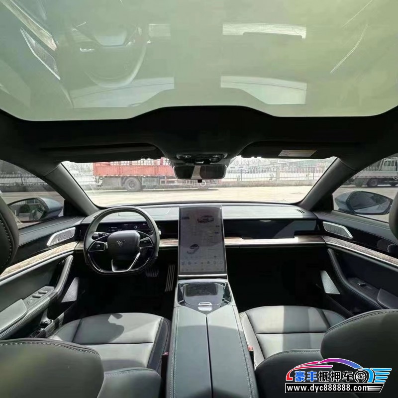 23年哪吒S轿车抵押车出售