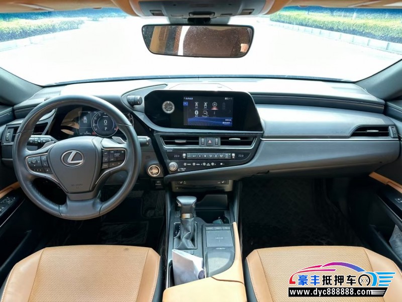 18年现代索纳塔轿车抵押车出售