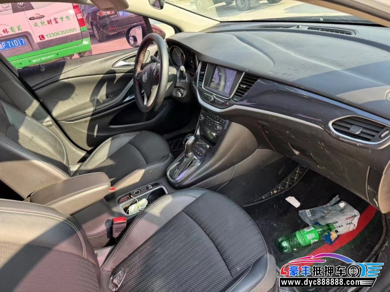 18年别克威朗轿车抵押车出售