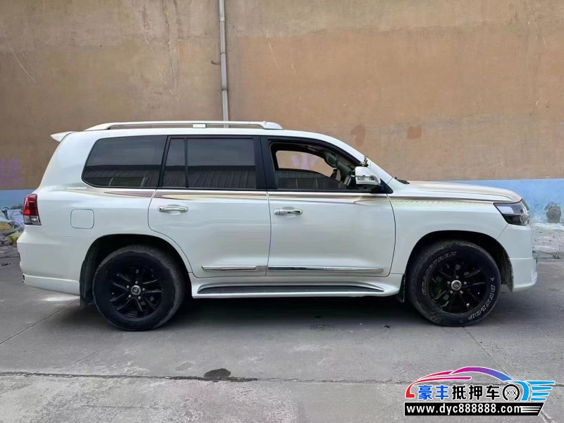 17年丰田兰德酷路泽（陆巡）轿车抵押车出售