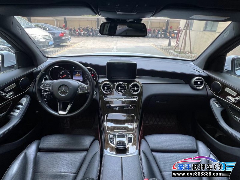 17年奔驰GLC轿车抵押车出售