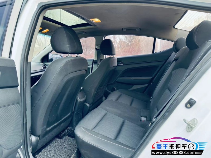 17年现代领动轿车抵押车出售