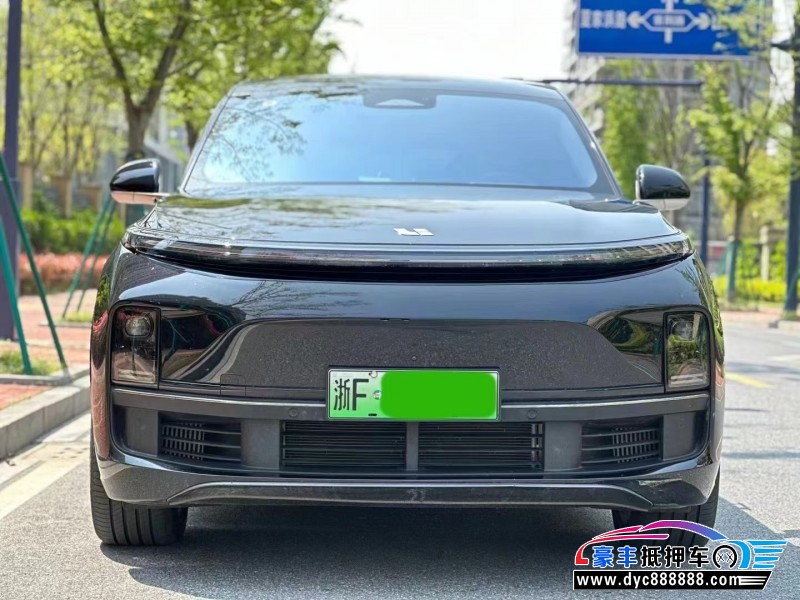 23年理想L8轿车抵押车出售