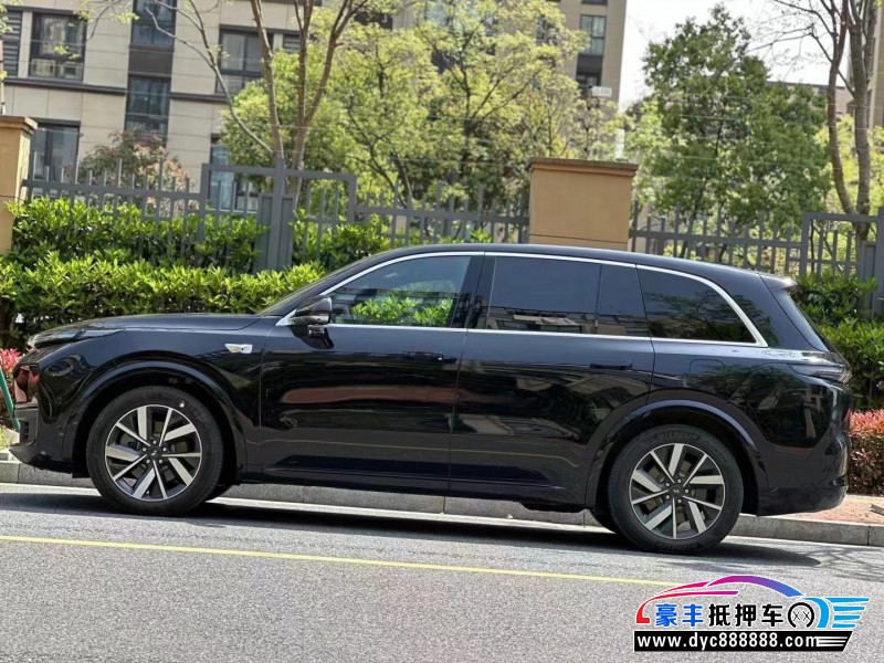 23年理想L8轿车抵押车出售