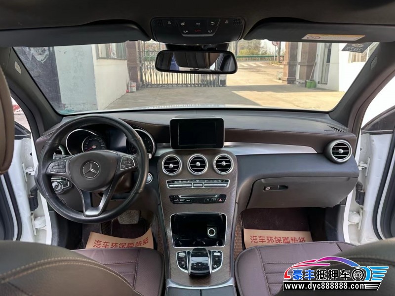 17年奔驰GLC轿车抵押车出售