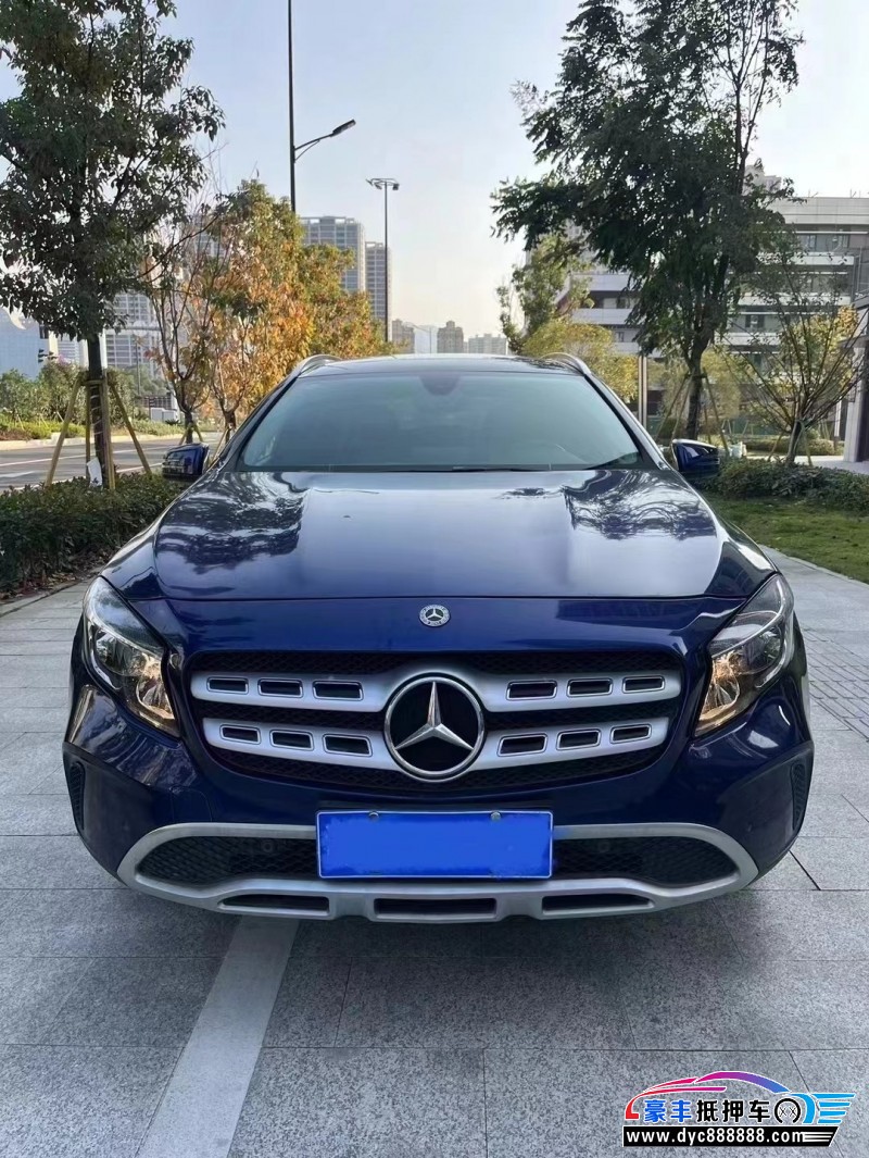 19年奔驰GLA轿车抵押车出售