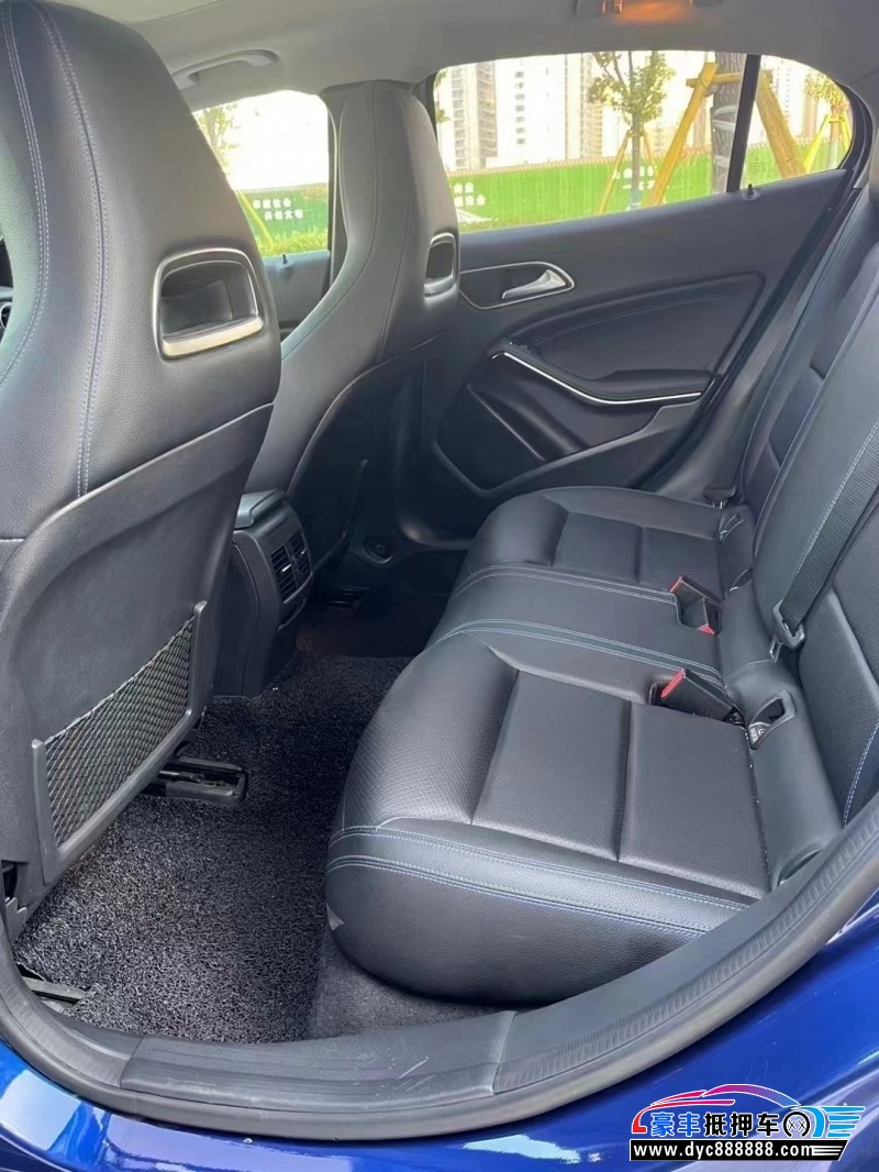 19年奔驰GLA轿车抵押车出售