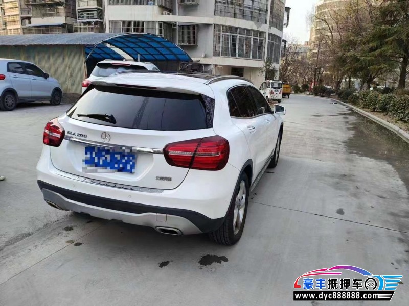18年奔驰GLA轿车抵押车出售