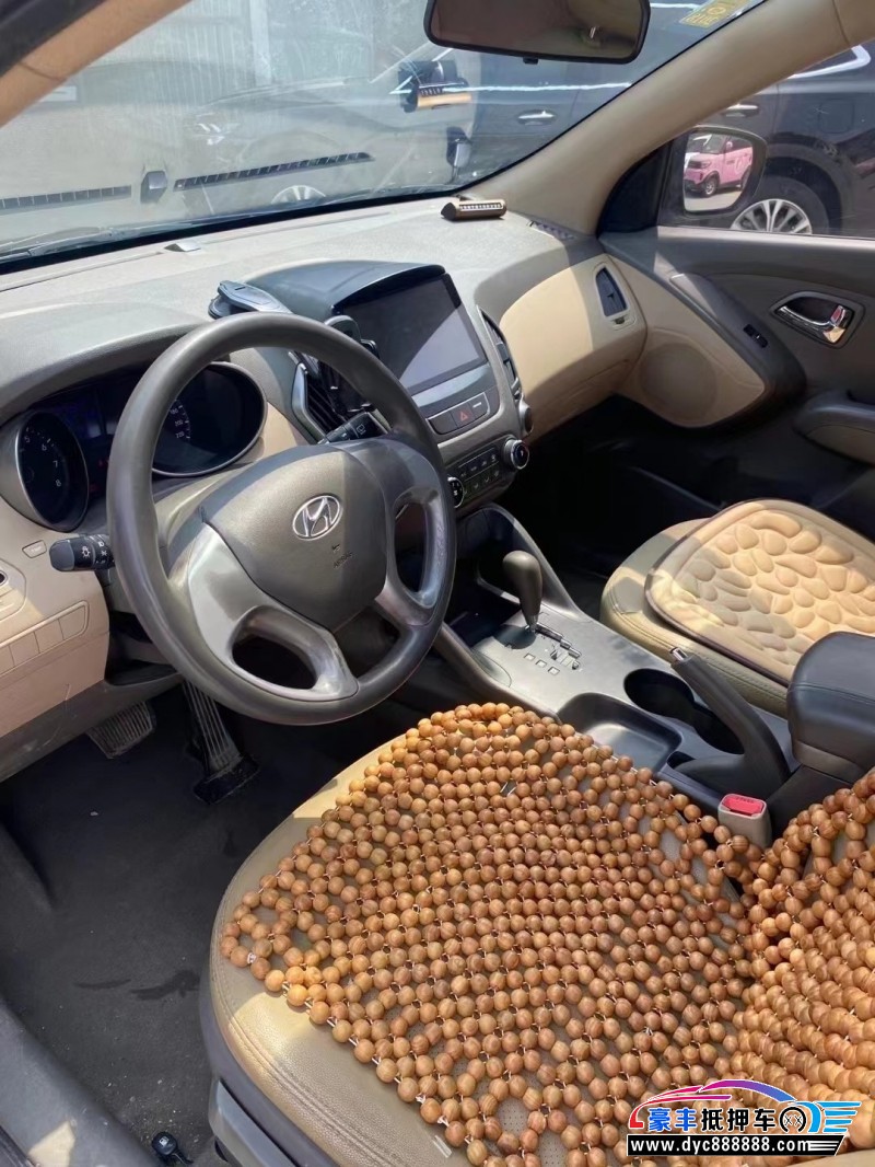 10年现代ix35轿车抵押车出售