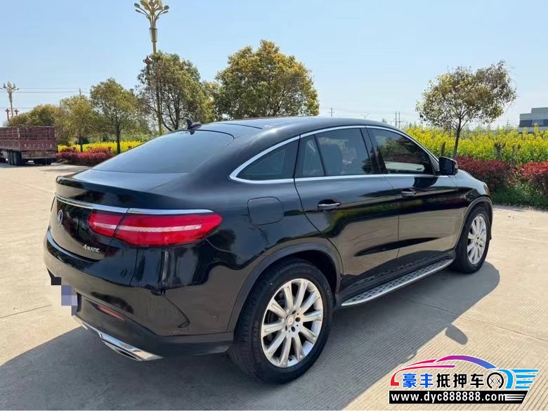 16年奔驰GLE轿车抵押车出售