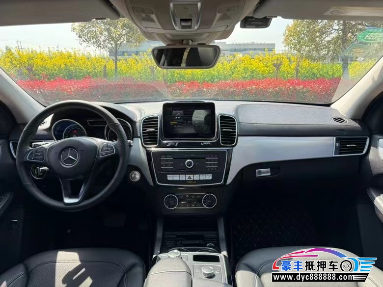 16年奔驰GLE轿车抵押车出售