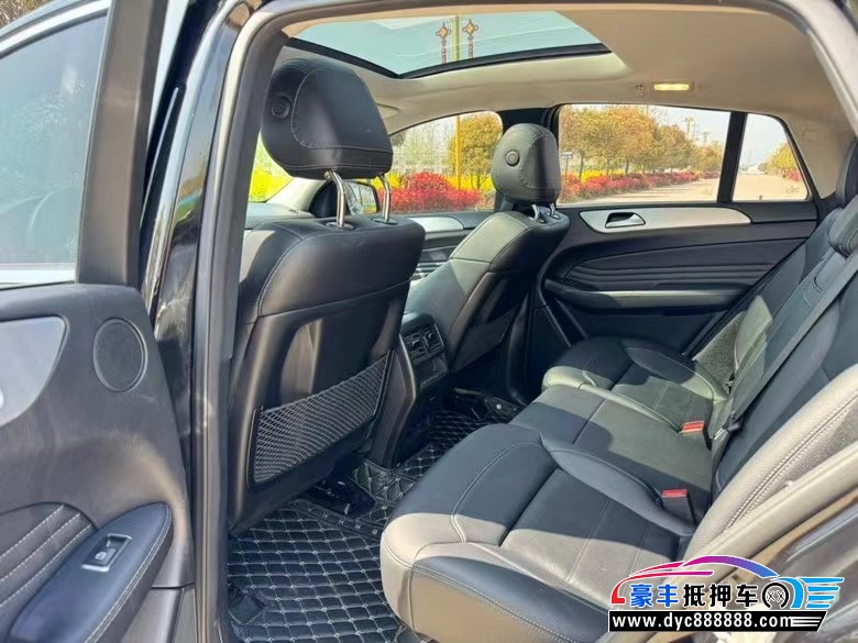 16年奔驰GLE轿车抵押车出售