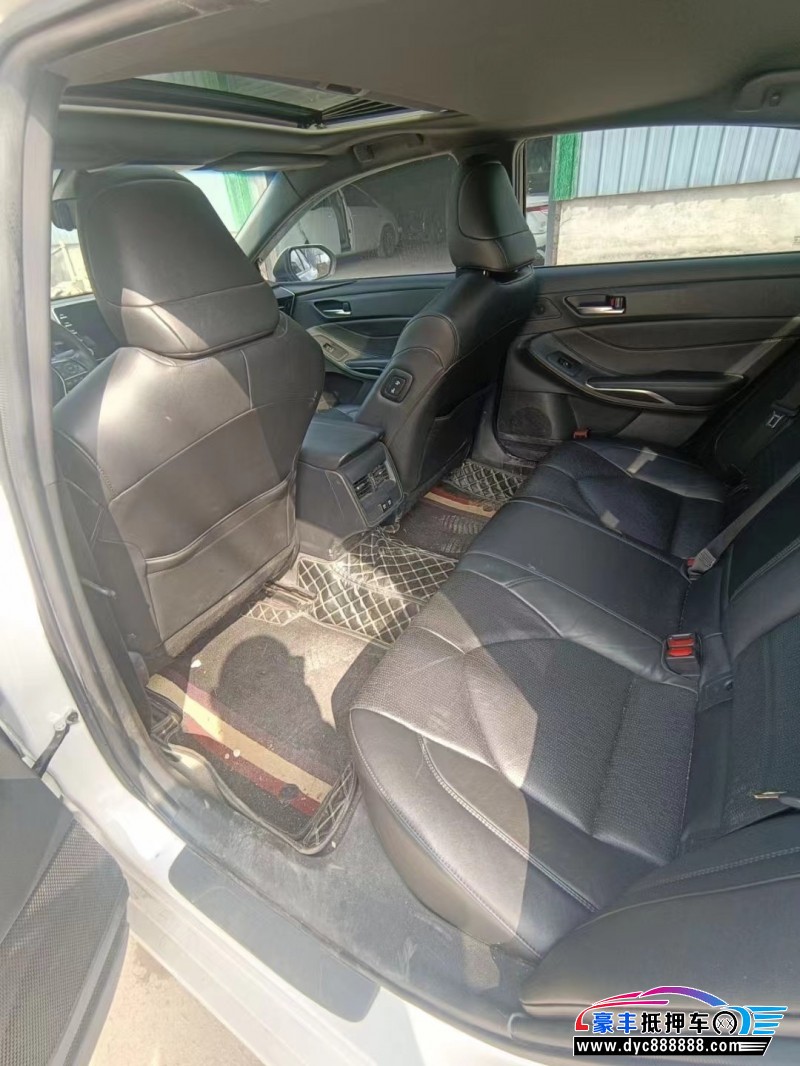 22年丰田亚洲龙轿车抵押车出售