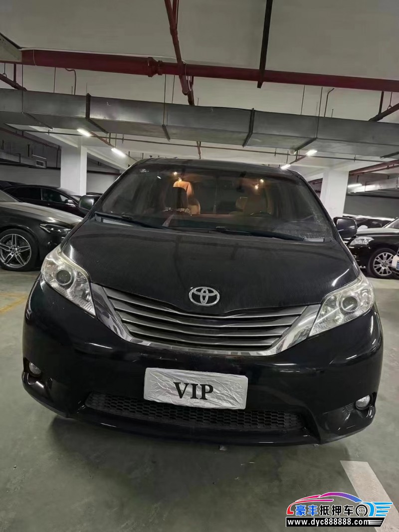 17年丰田塞纳轿车抵押车出售