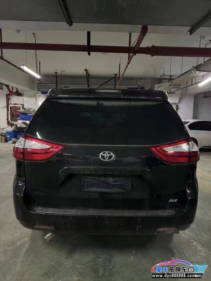 17年丰田塞纳轿车抵押车出售