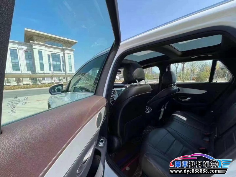 17年奔驰GLC轿车抵押车出售