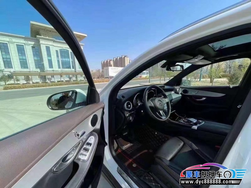 17年奔驰GLC轿车抵押车出售