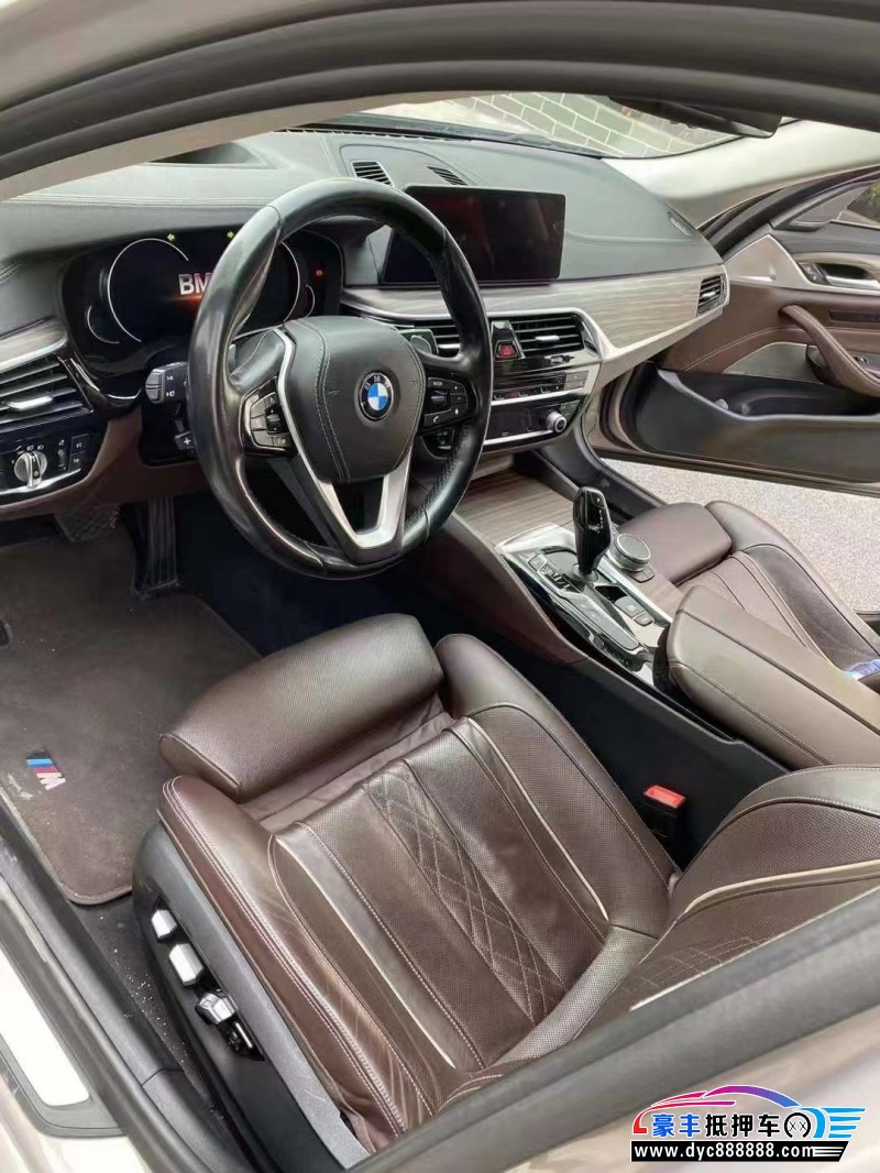 17年宝马5系轿车抵押车出售