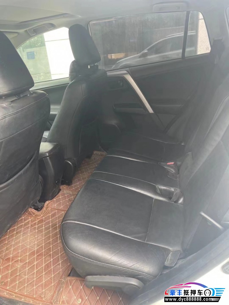 18年丰田RAV4轿车抵押车出售