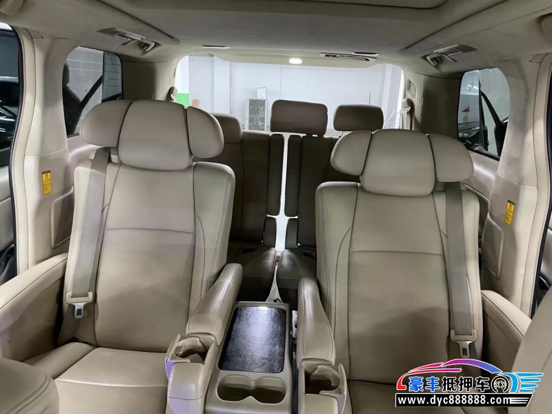 13年丰田埃尔法轿车抵押车出售