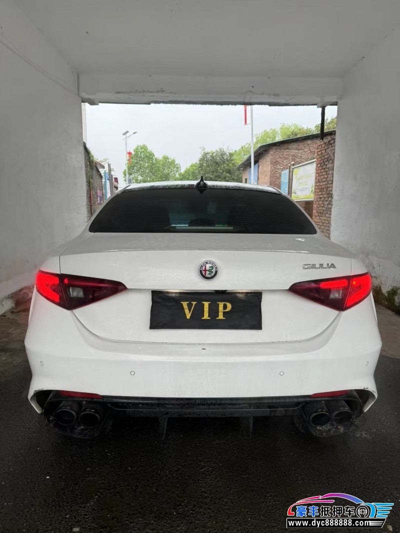 19年阿尔法·罗密欧Giulia轿车抵押车出售