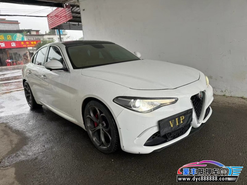 19年阿尔法·罗密欧Giulia轿车抵押车出售