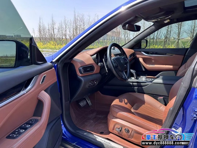 20年玛莎拉蒂莱万特轿车抵押车出售