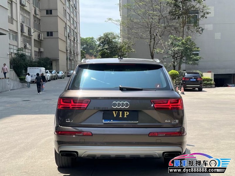16年奥迪Q7轿车抵押车出售