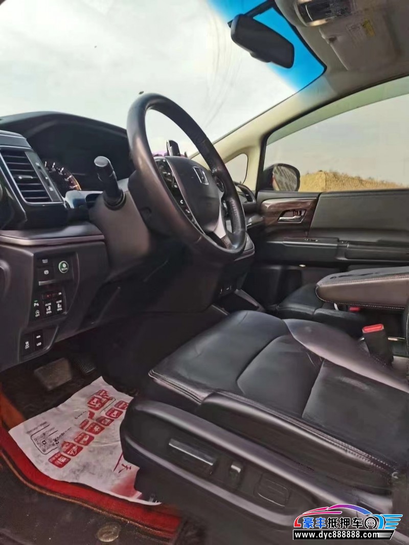 17年本田艾力绅轿车抵押车出售