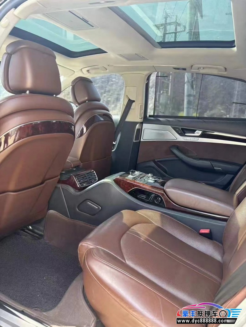 13年奥迪A8L轿车抵押车出售