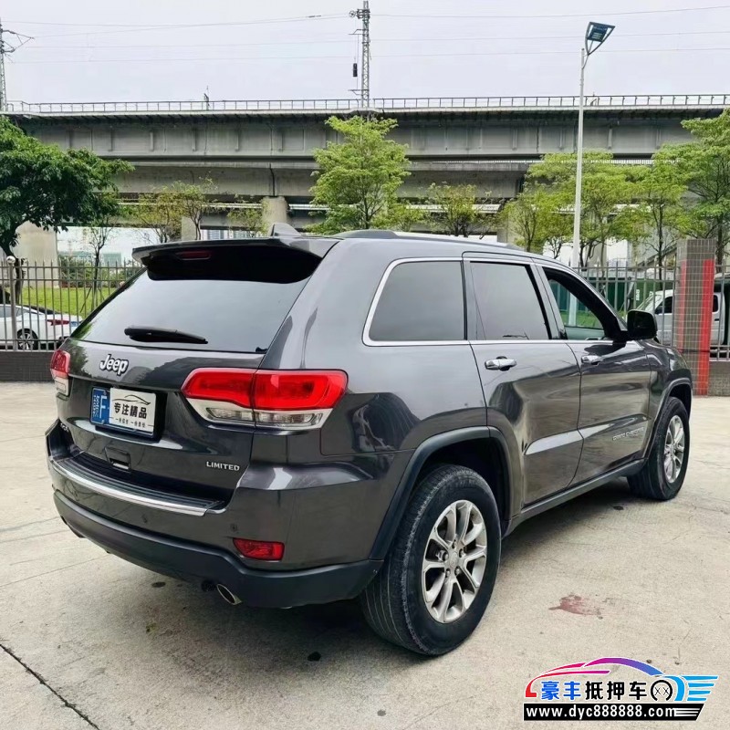 17年Jeep大切诺基轿车抵押车出售