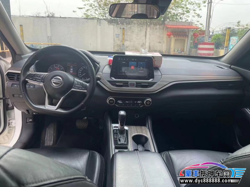 21年日产天籁轿车抵押车出售