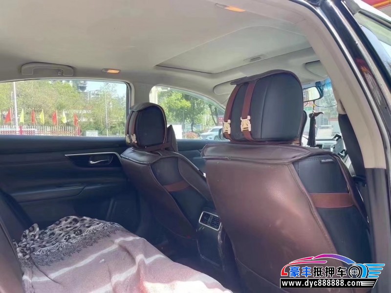 16年日产天籁轿车抵押车出售