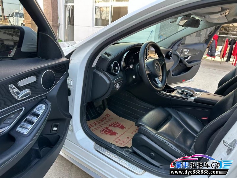 18年奔驰C轿车抵押车出售