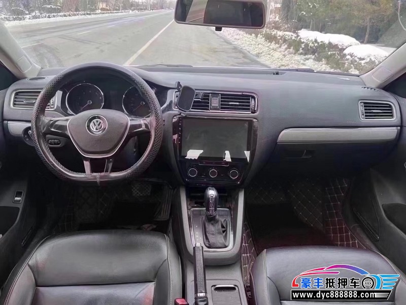 16年大众速腾轿车抵押车出售