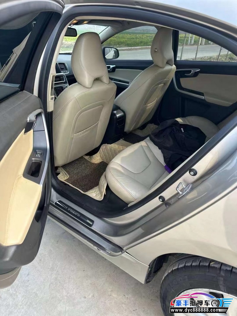 15年沃尔沃S60轿车抵押车出售