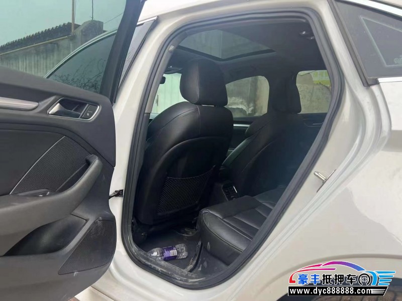 18年奥迪A3轿车抵押车出售