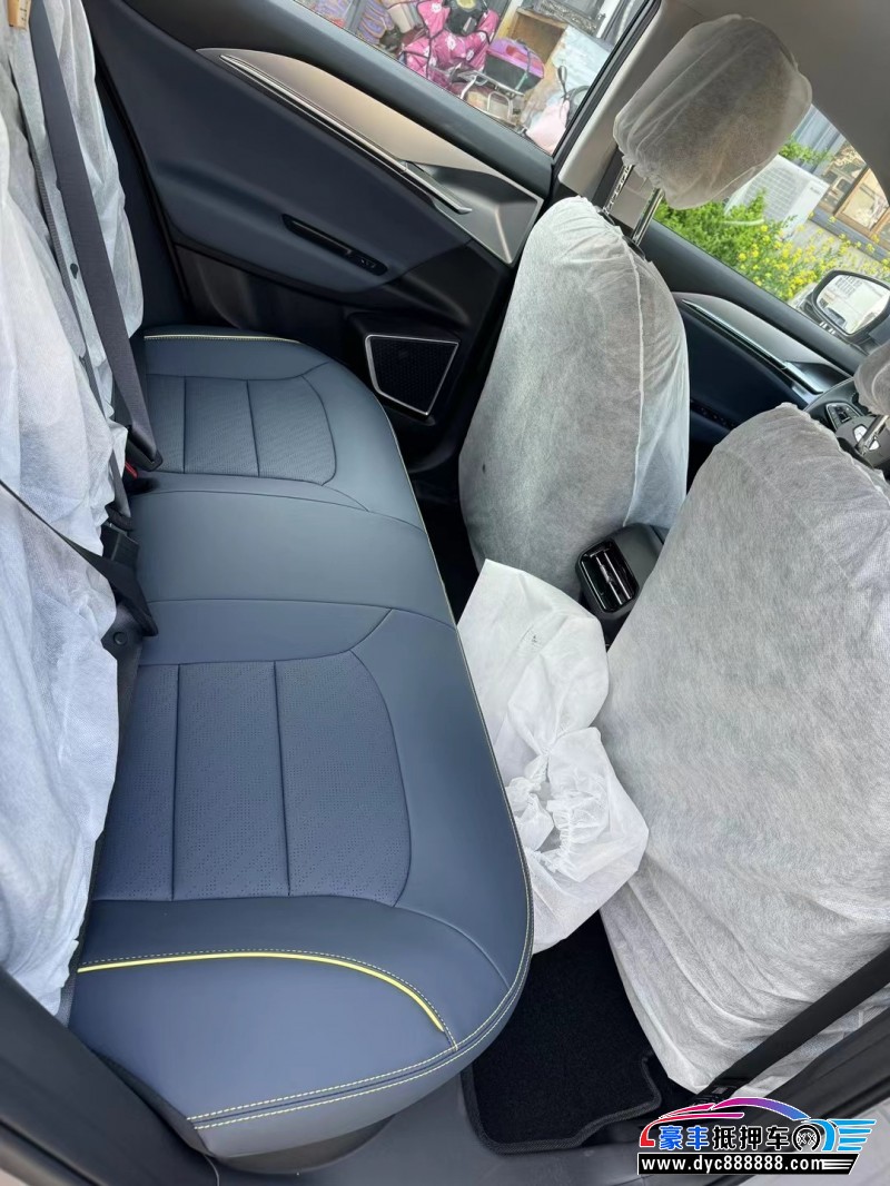 24年吉利几何轿车抵押车出售