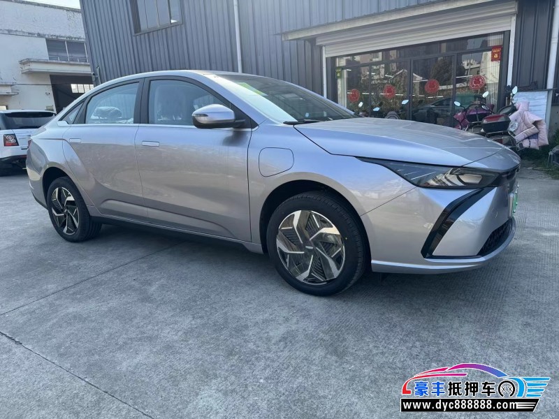 24年吉利几何轿车抵押车出售