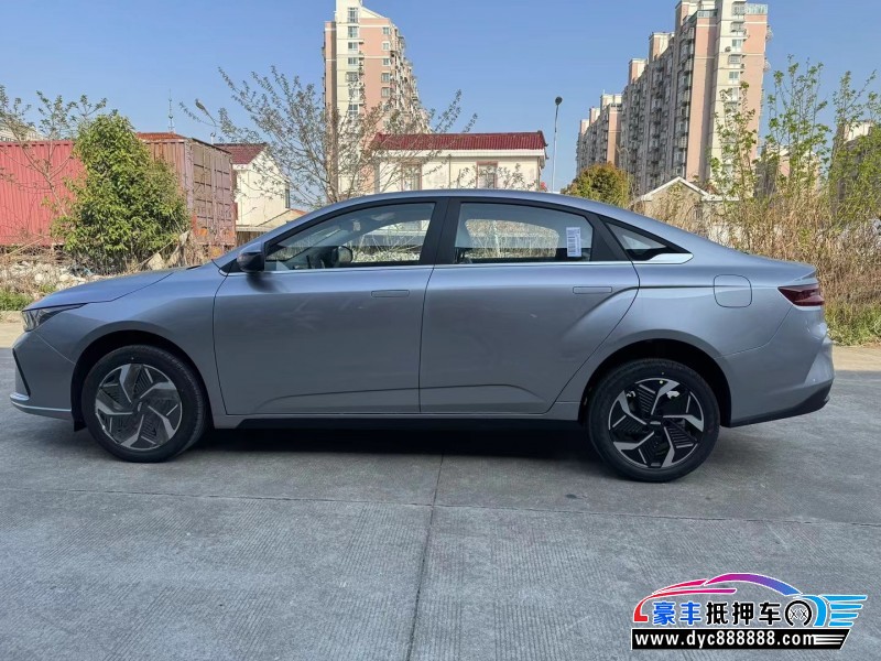 24年吉利几何轿车抵押车出售