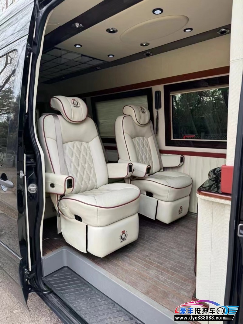 16年奔驰斯宾特轿车抵押车出售